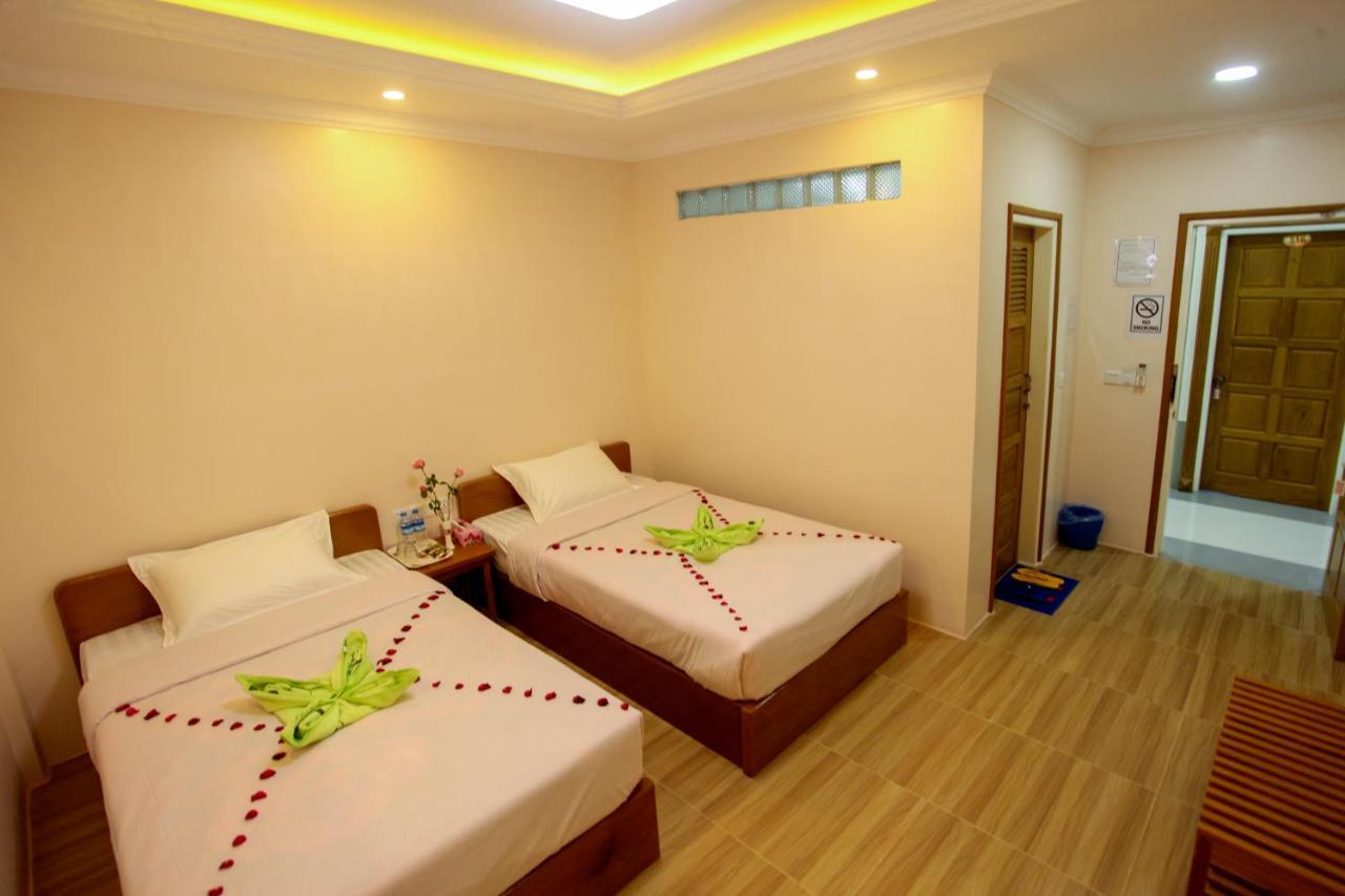 Five One Star Hotel Nyaung Shwe Exterior photo