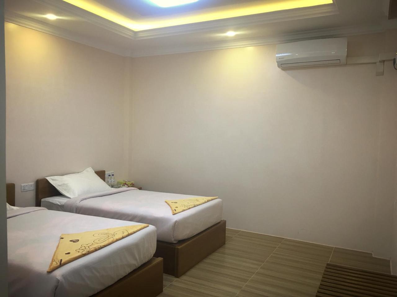 Five One Star Hotel Nyaung Shwe Exterior photo