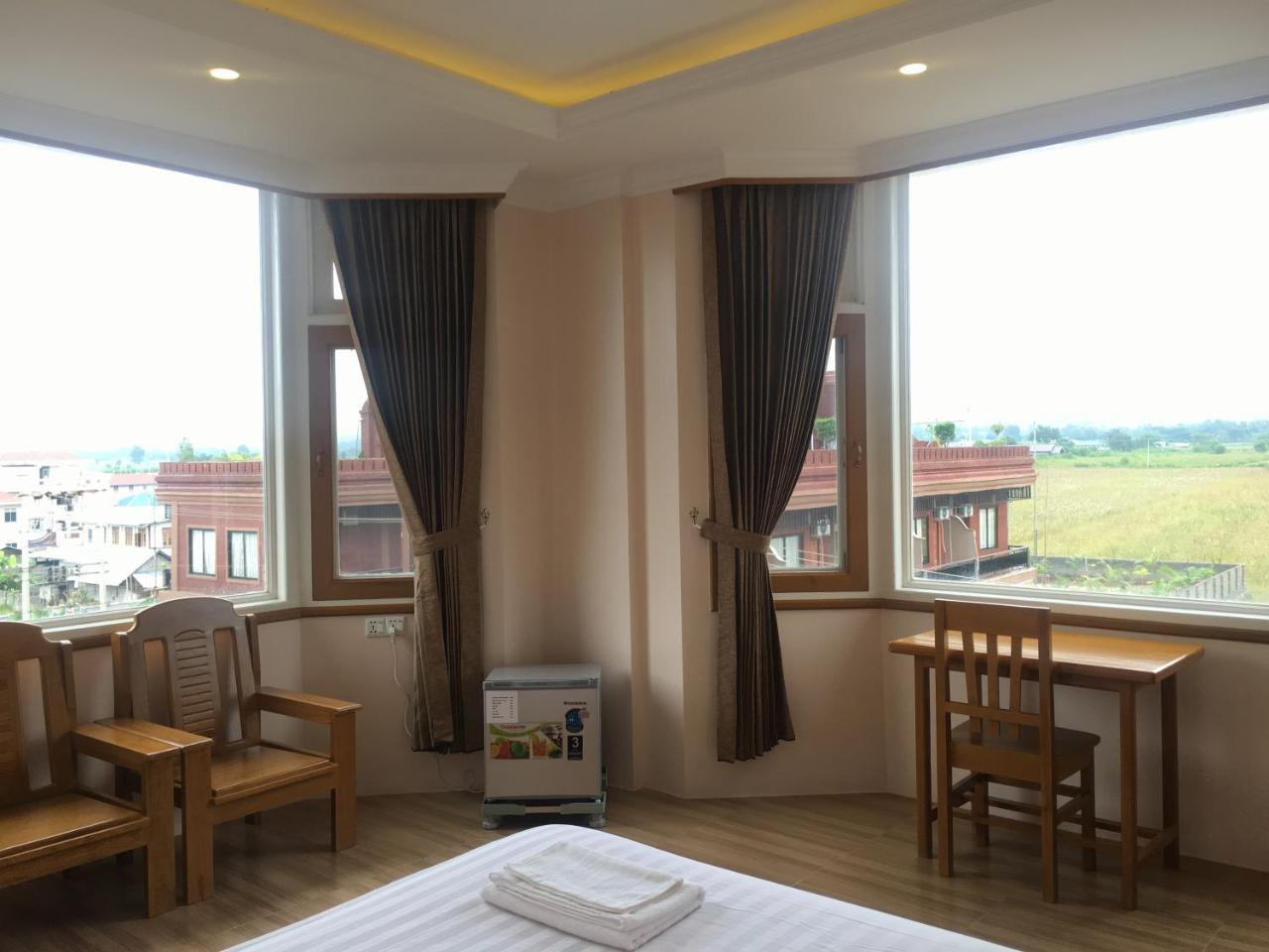 Five One Star Hotel Nyaung Shwe Exterior photo