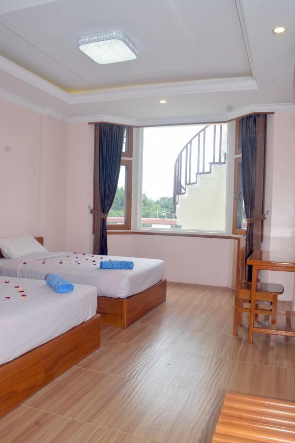 Five One Star Hotel Nyaung Shwe Exterior photo